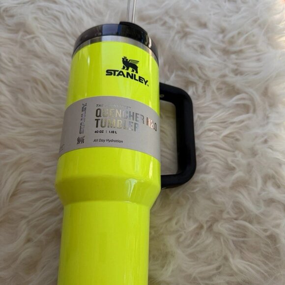 STANLEY 40 oz TUMBLER - NEW Adventure Quencher NEON YELLOW - Picture 3 of 4